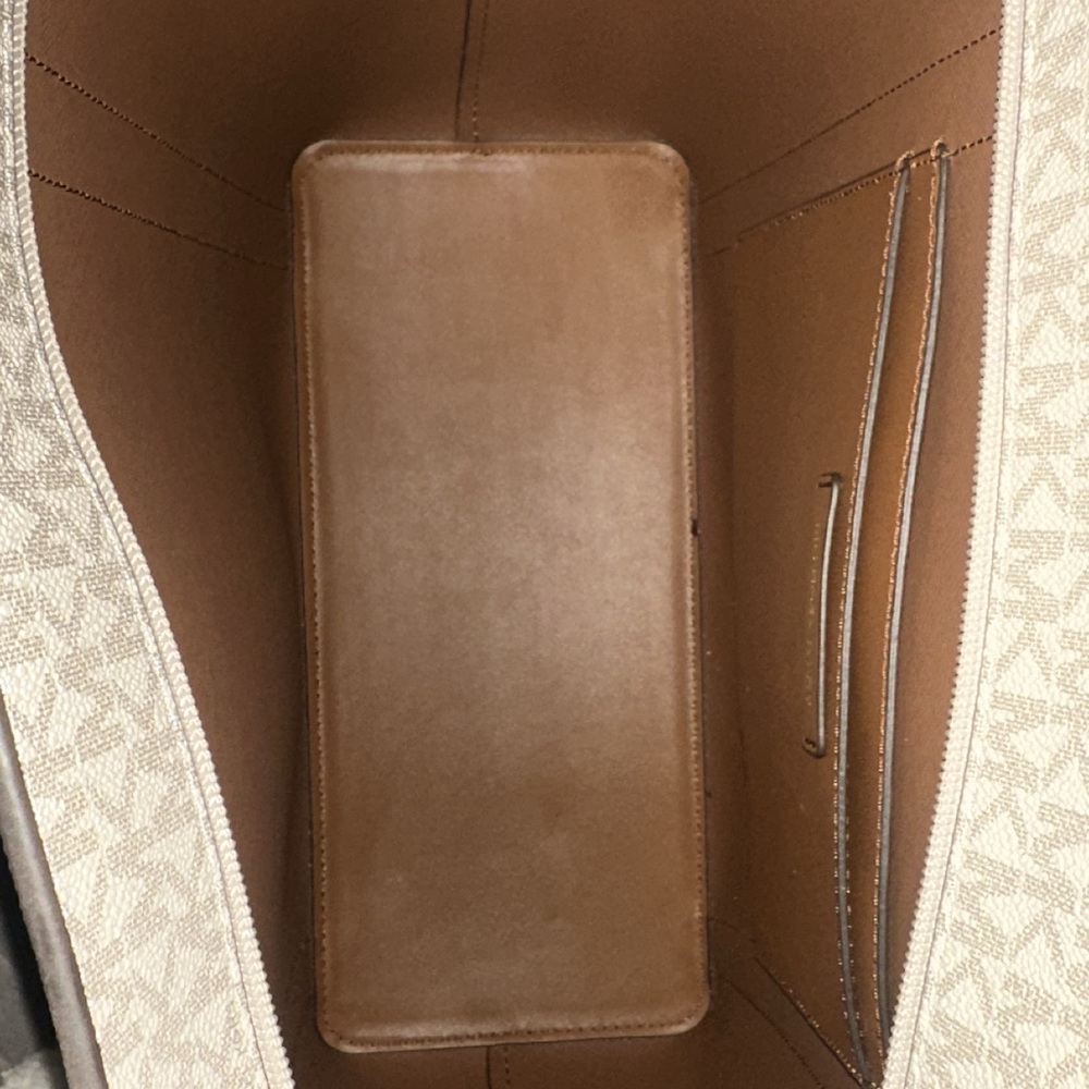 Michael Kors Cream and Brown Tote Bag - Picture 6 of 12